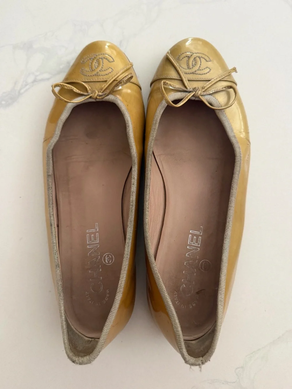 CHANEL Patent Leather Ballet Flats in Yellow-Tan